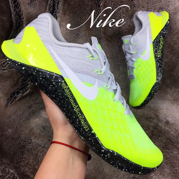 nike metcon volt